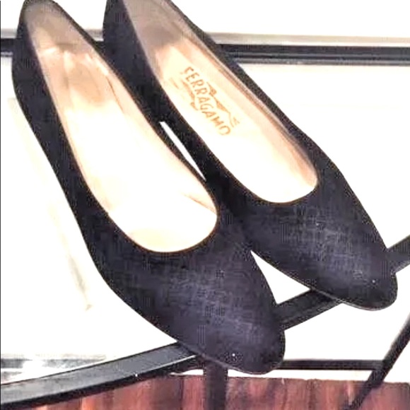 AUTHENTIC SALVATORE FERRAGAMO BLACK SHOES FLATS 9 1/2 AA - Picture 1 of 8